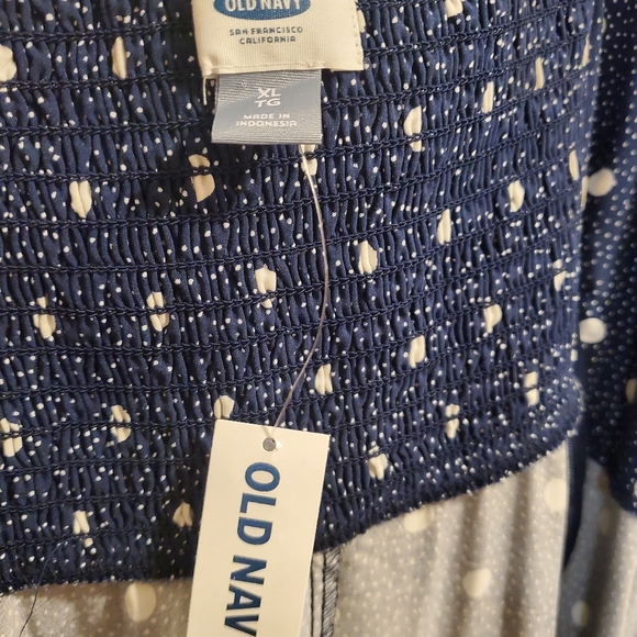 Dress - Picture 7 of 7